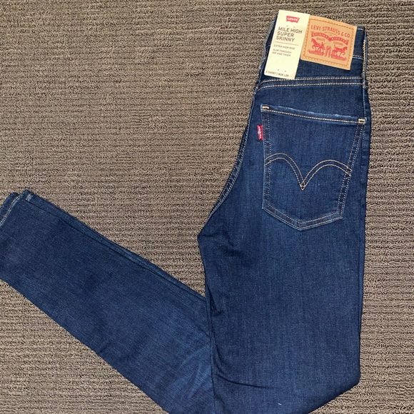 NWT - Levi's: a super skinny leg and ultra high-rise fit. It’s new. - Picture 8 of 10